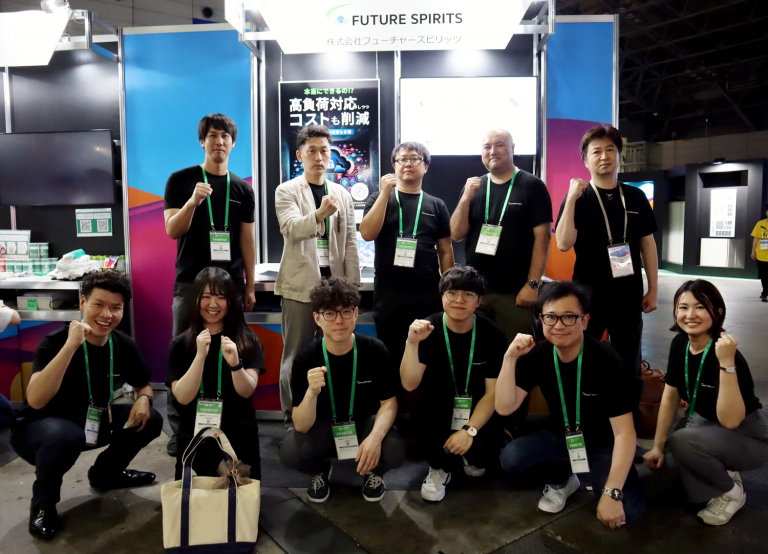 AWS Summit Japan 2024のピューチャースピリッツの参加メンバーの写真